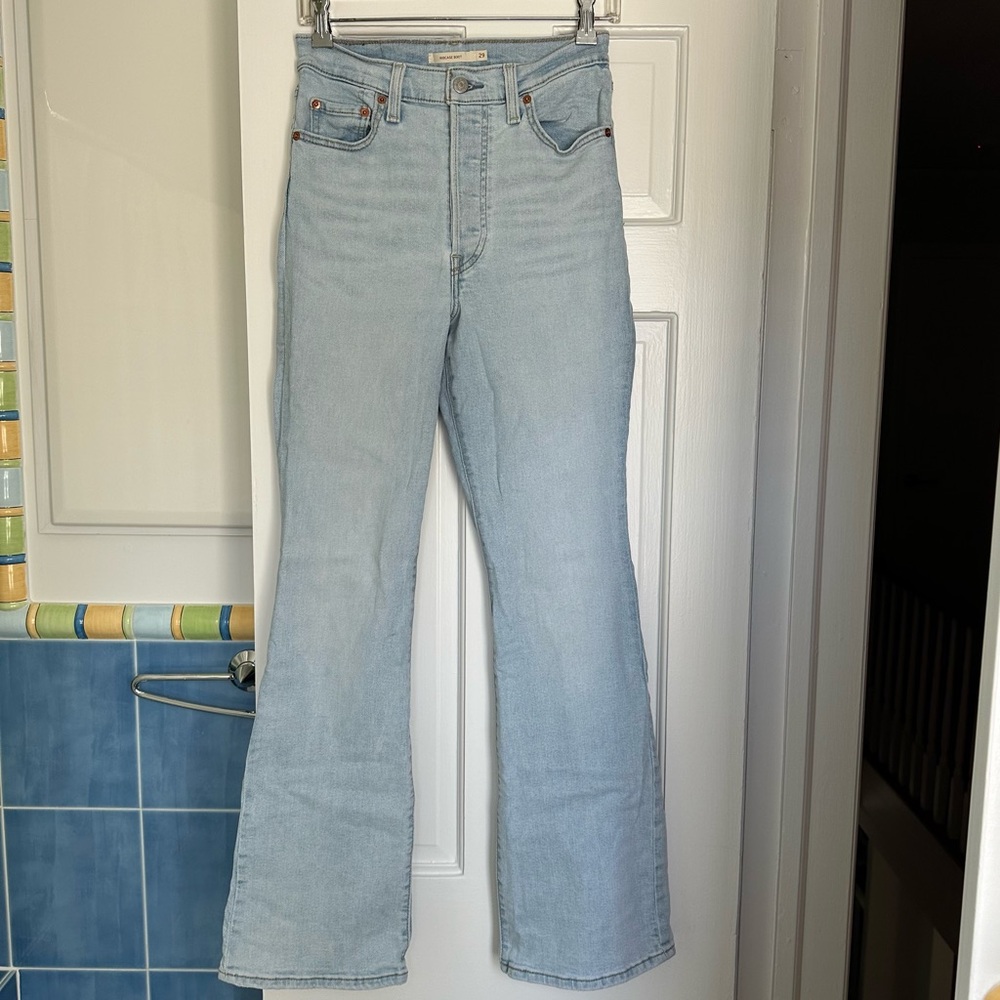Levi’s Ribcage Bootcut jeans